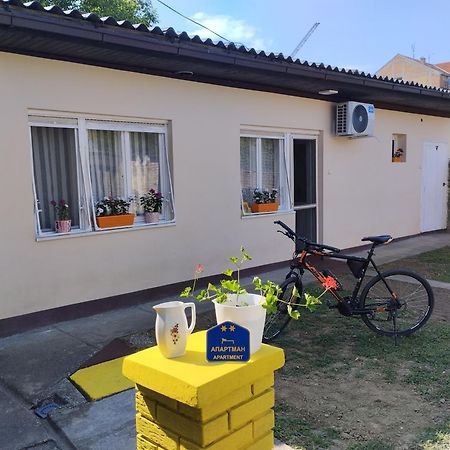 Cyclo Apartment Pinki Backa Palanka Exterior photo